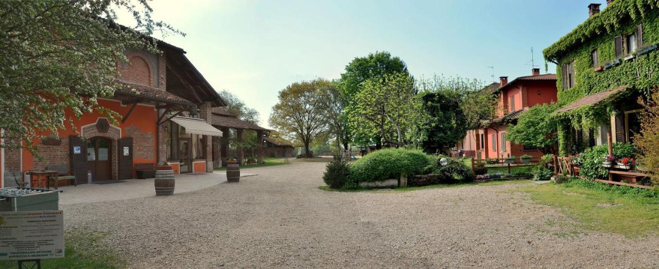 לינה וארוחת בוקר Ozzero Agriturismo Cascina Selva מראה חיצוני תמונה